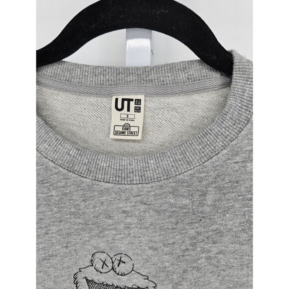 Uniqlo Womens Sz S Kaws Sesame Street Crew Neck Sweatshirt Gray - Picture 3 of 5
